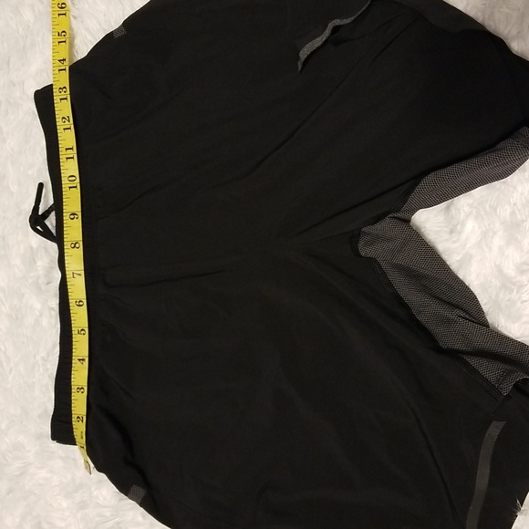 Lululemon Athletic Short Men's Size S Color Black/Gray - Picture 6 of 8